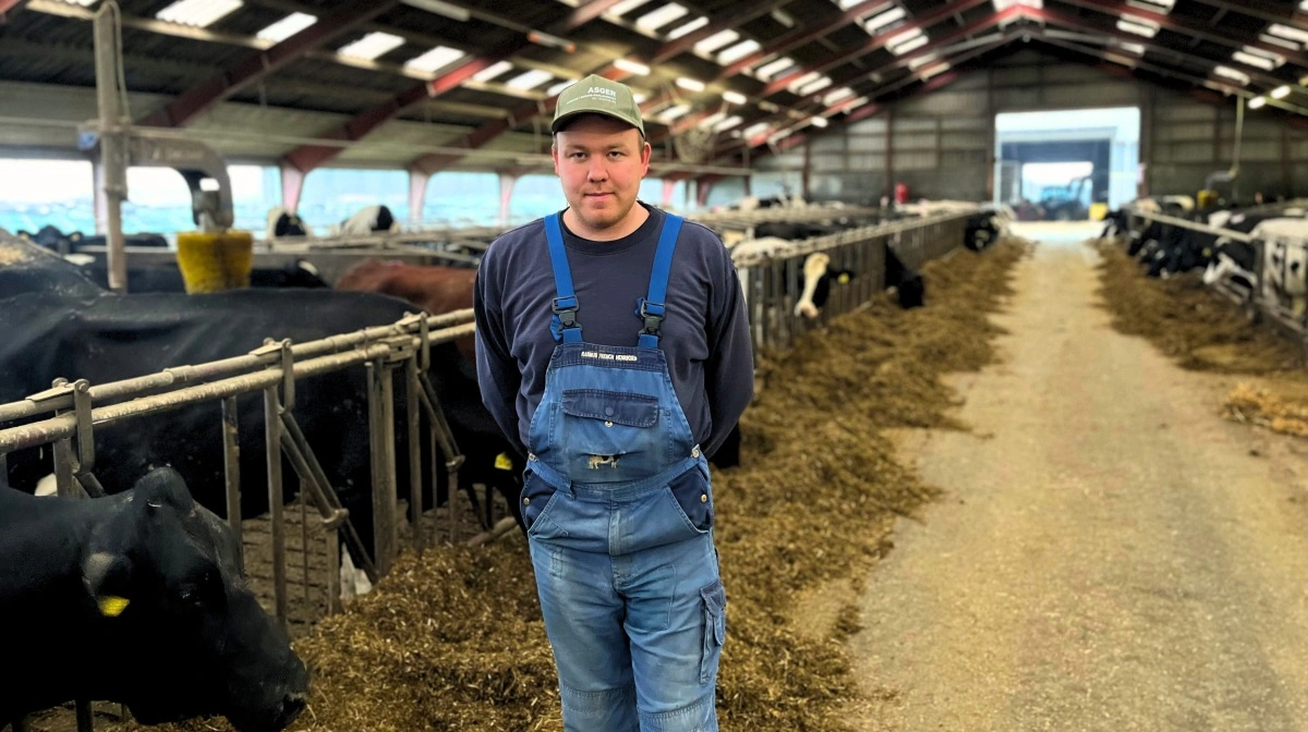 Den 27-årige mælkeproducent Rasmus French Henriksen fra Nibe måtte vente hele 13 måneder på at få udbetalt etableringsstøtten, selvom han allerede var godkendt og havde investeret i en ejendom. Foto: Agillix