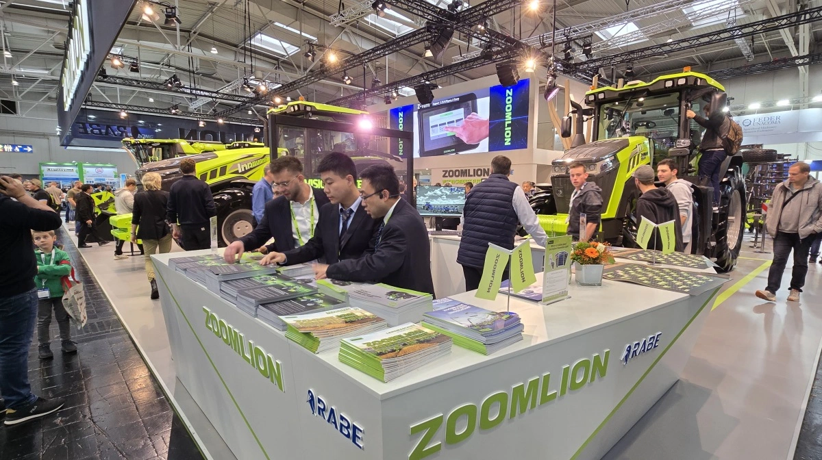 Mere end hver fjerde udstiller i de 27 haller på Agritechnica kommer fra Kina. Fotos: Jørgen P. Jensen