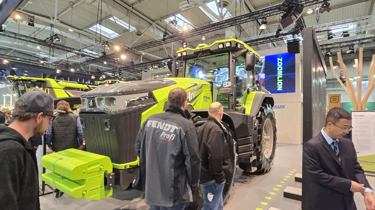 Zoomlion er én af Kinas største producenter af store markmaskiner med blandt andet traktorer op til 700 HP.