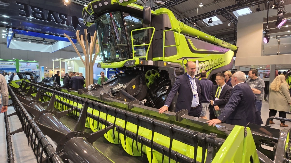 H7-600 E er kinesiske Zoomlions flagskib indefor mejetærskere og blikfang på Agritechnica.