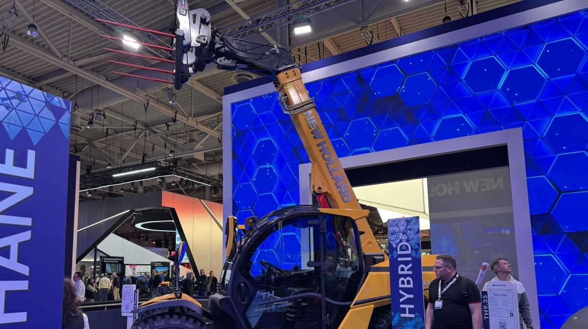 New Holland fokus på alternative drivmidler er nu også nået til teleskoplæsserprogrammet. Modellen er fortsat en prototype. Foto: Kasper Stougård 