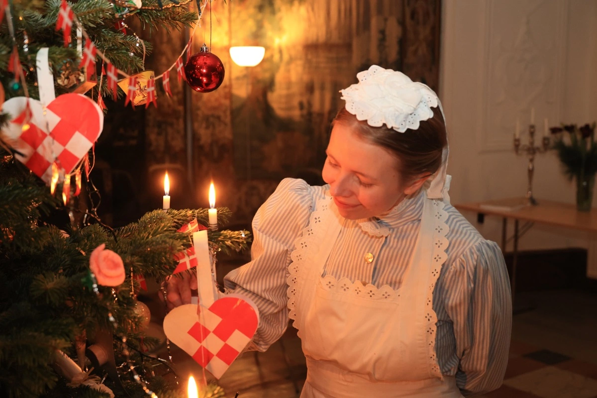 På herregården Gammel Estrup kan man opleve jul for herskab og tjenestefolk som for 100 år siden, da herregården stadig var beboet. Foto: Jørgen Vest Rasmussen