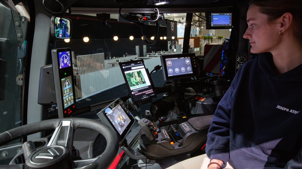 Valtra udvidede G-serien og introducerede stemmestyring via Valtra Connect. Pressefoto
