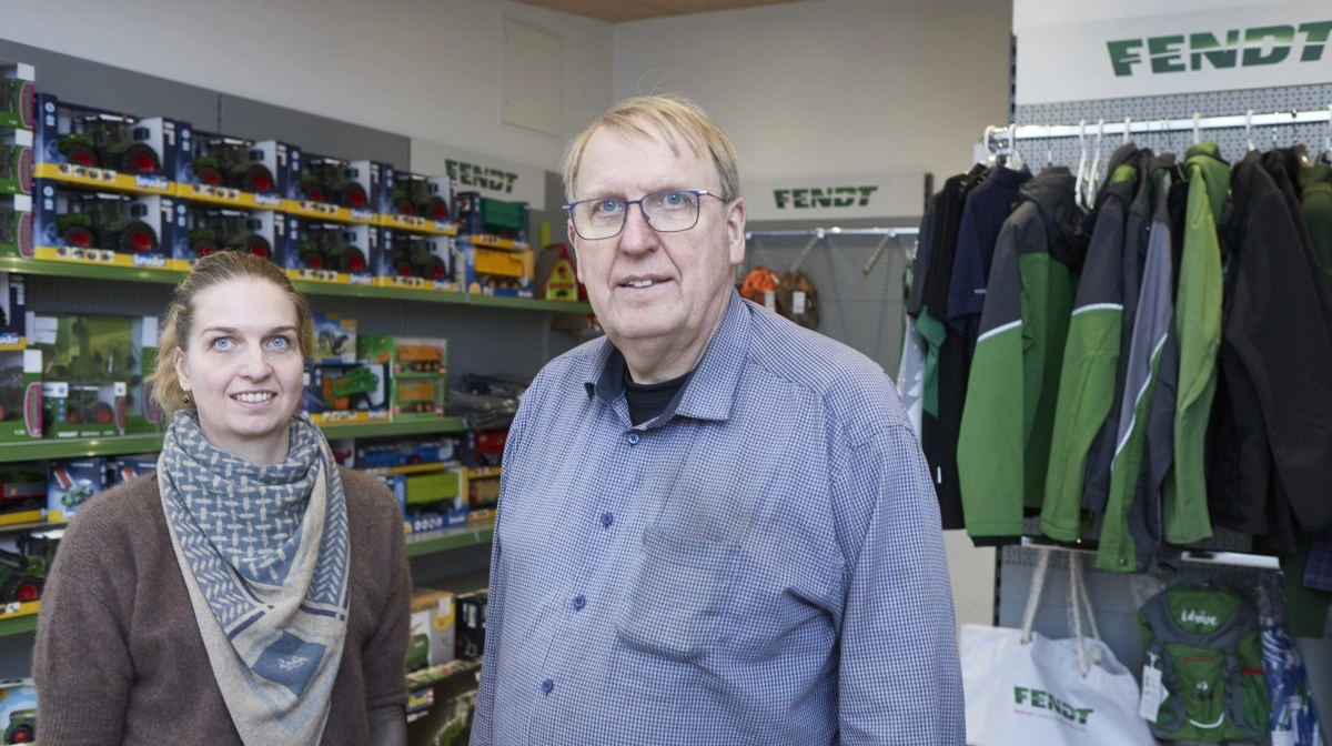 Hos Underbjerg A/S deler grundlæggeren Einer Underbjerg fra 1. december direktørjobbet med datteren Hanne Underbjerg-Tornvig. Fotos: Erik Hansen