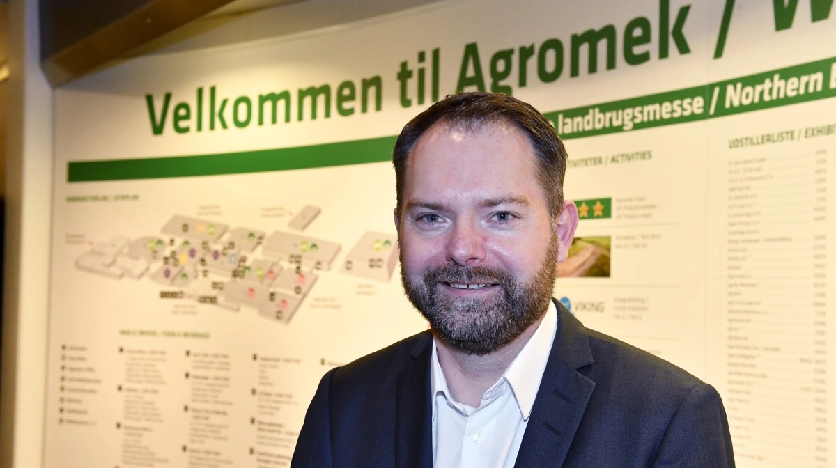 Claus Hermansen, direktør i Dansk Agroindustri, advarer om konsekvenserne af den udskudte pulje til miljø- og klimateknologi. Ifølge ham fryser markedet øjeblikkeligt, når en pulje udsættes i sidste øjeblik, og både landmænd og leverandører mister muligheden for at planlægge investeringer i mekanisk ukrudtsbekæmpelse, præcisionssprøjtning og andre grønne løsninger. Arkivfoto