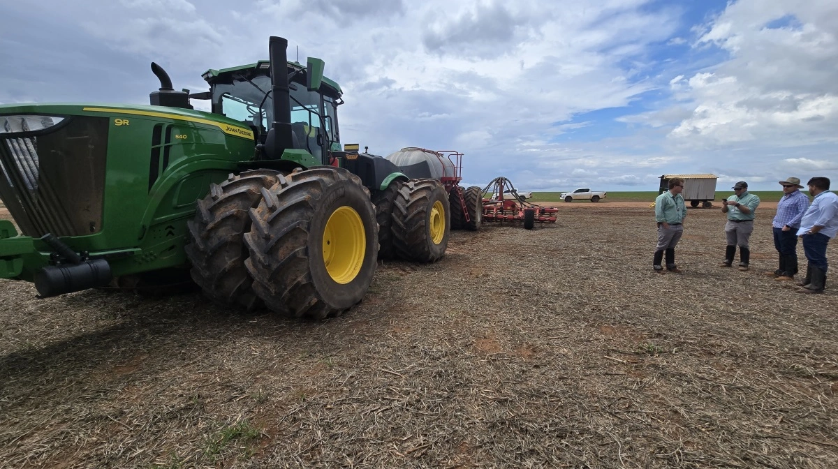 - Her på Panorama har vi 14 ansatte som såkaldte crop-scouts, der ikke laver andet end at gå samtlige af vores 16.900 hektar igennem hver tredje dag, fortæller driftsleder Anderson Scheidt til Effektivt Landbrug. 