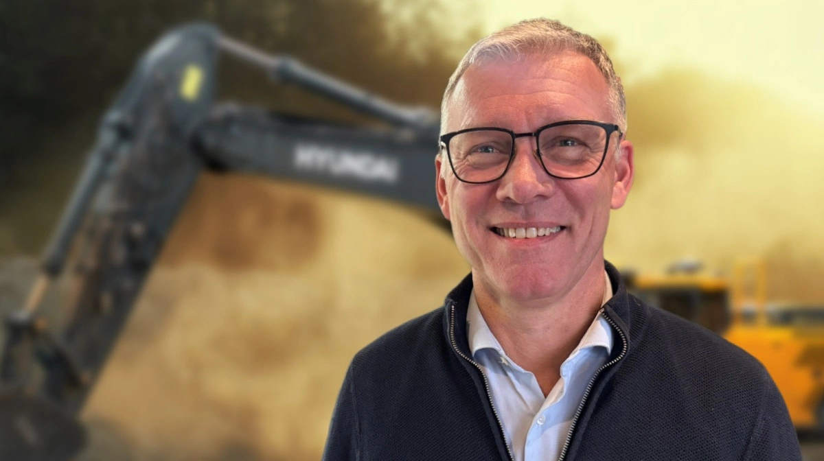 Jim Thygesen er tiltrådt som Salgs- og Produktspecialist hos Helms TMT-Centret, hvor han får ansvar for at sælge Hyundai Construction Equipment tunge grej i Danmark, sammen med det øvrige salgsteam og samtidig skal styrke salget af Schäffer i Norge. Ansættelsen er en del af virksomhedens plan om at udbygge organisationen i takt med væksten i både entreprenør- og eksportmarkederne. Pressefoto