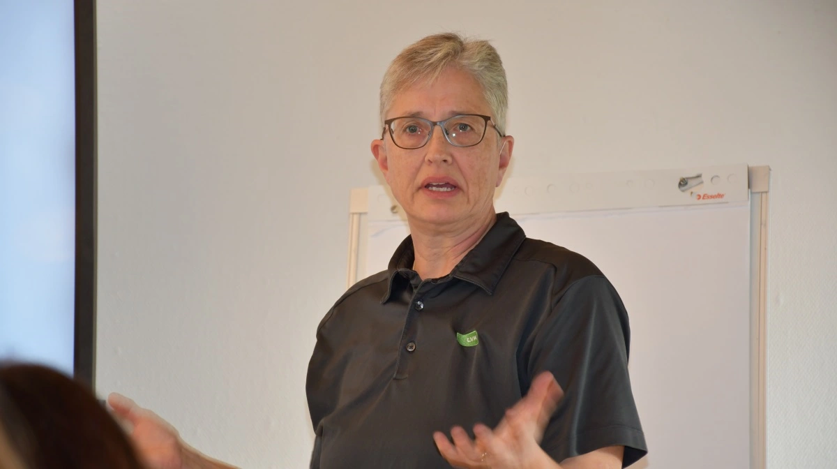 - Jeg var ikke i tvivl - selvom det er en besætning med PRRS - var jeg ret sikker på, at det var svampetoksiner, som lavede ulykkerne i besætningen på dette tidspunkt, forklarede svinefagdyrlæge Anne Ovesen, da hun i forbindelse med Lallemand Nordics grisefagdag gav eksempler på udfordringer med toksiner ude fra staldgangen. Foto: Camilla Bønløkke