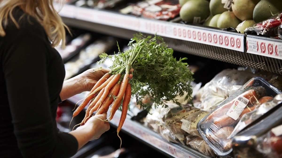 Ny rapport: Danskerne ønsker billigere sunde fødevarer og stærkere forebyggende tiltag især for børn og unge. Arkivfoto