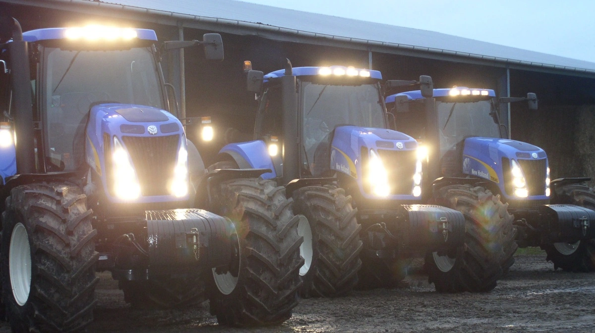 Tre brødre overtager Gads Maskinstation med deres far og fortsætter virksomhedens drift med nye kræfter og velkendt retning. Arkivfoto