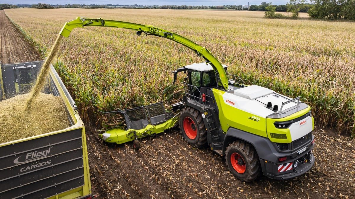 Laurids Erik Andersen lukker Mejlby-Hedeby Maskinstation efter 47 år uden generationsskifte. Maskinerne sælges på auktion. Arkivfoto
