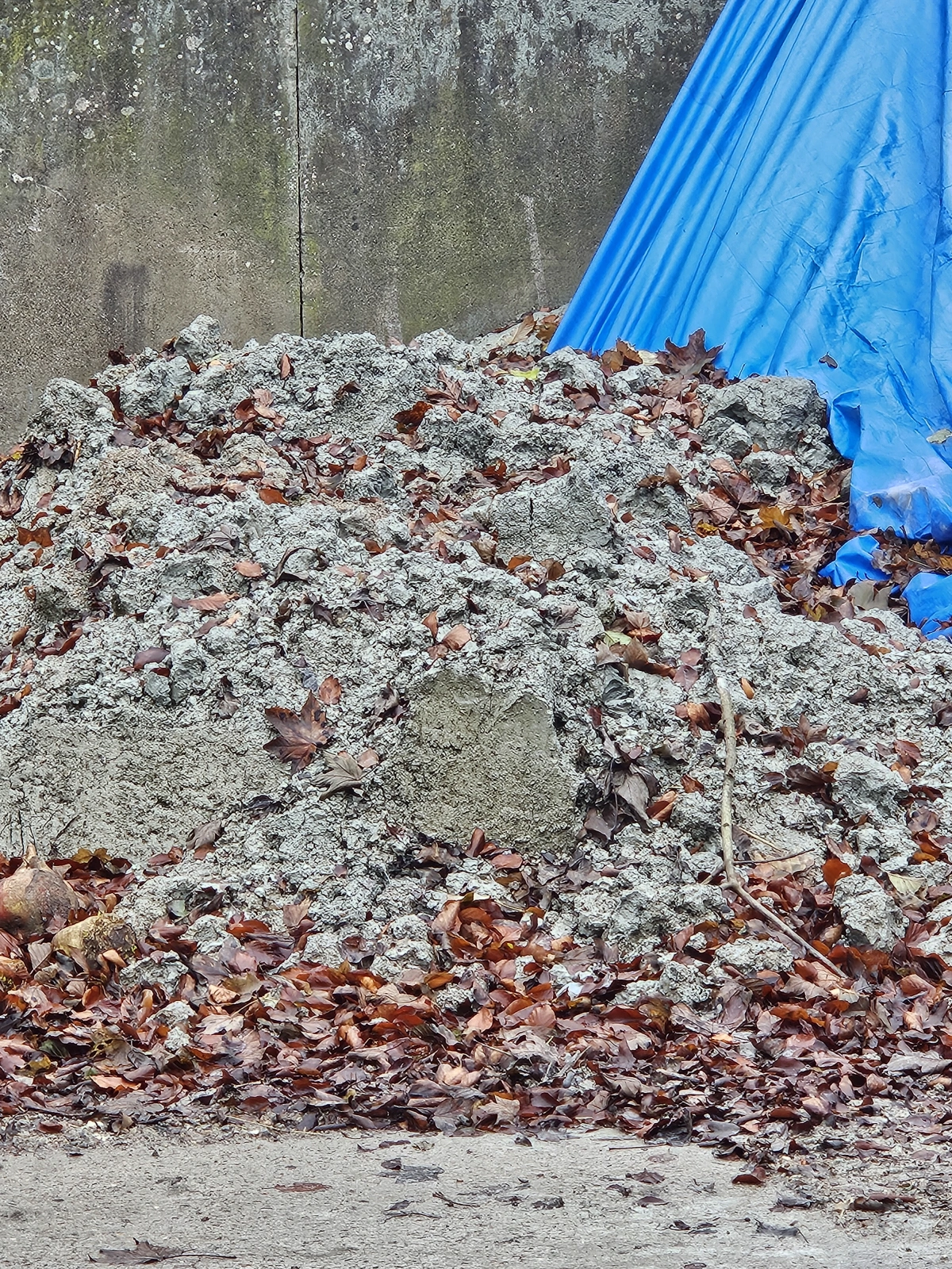 Gletsjermel, som det ser ud, når det får lov at ligge udendørs.