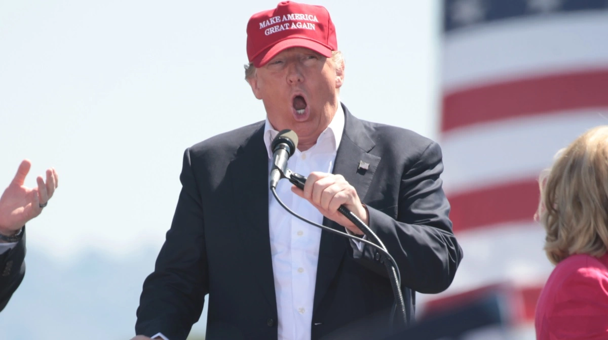 Mandag var der en økonomisk håndsrækning til amerikanske landmænd fra præsident Donald Trump, men i landbruget er der skepsis over den amerikanske toldpolitik, der vil presse landbruget, frygtes det. Arkivfoto:  Gage Skidmore CC BY-SA 2.0 via Wikimedia Commons