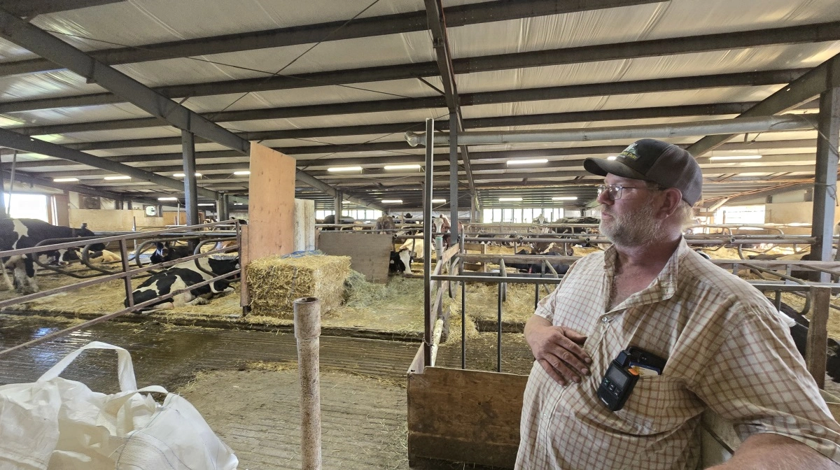 Scott Plagerman viser Effektivt Landbrug rundt i den nye, fuldisolerede stald fra 2020 med varme i gulvet. Fotos: Jørgen P. Jensen