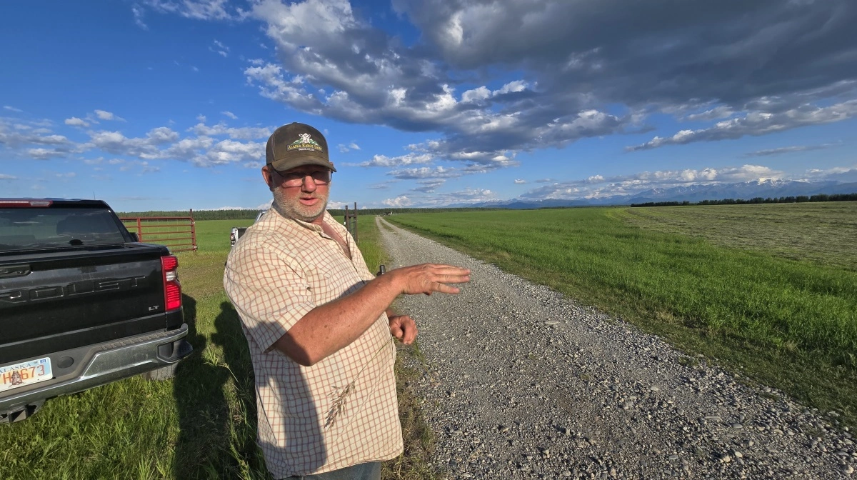 - Heroppe i Alaska har vi fuld frihed til at have landbrug og jeg kan lave mine egne beslutninger om driften, fastslår Scott Plagerman.