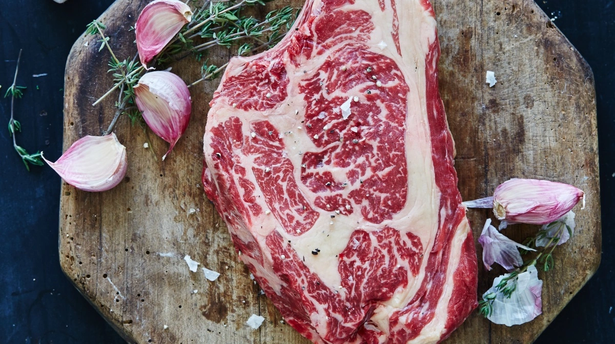 Efterspørgslen stiger på nytårsudskæringer, Sydeuropa køber stærkt, og høj tilmelding presser slagtekapaciteten trods stabile noteringer. Arkivfoto