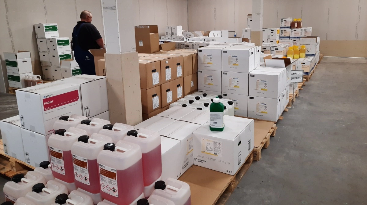 Det er store mængder planteværnsmidler, der skal købes, leveres og på lager hos landets planteavlere i de kommende uger. Arkivfoto: Jørgen P. Jensen