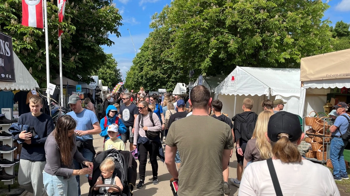 Det var sommer, det var sol og det var samhørighed på dyrskuepladsen i Darup, hvor Roskilde Dyrskue 2025 igen bød på store besøgstal og masser af aktiviteter for de mange tusind besøgende. Foto; Jesper Hallgren