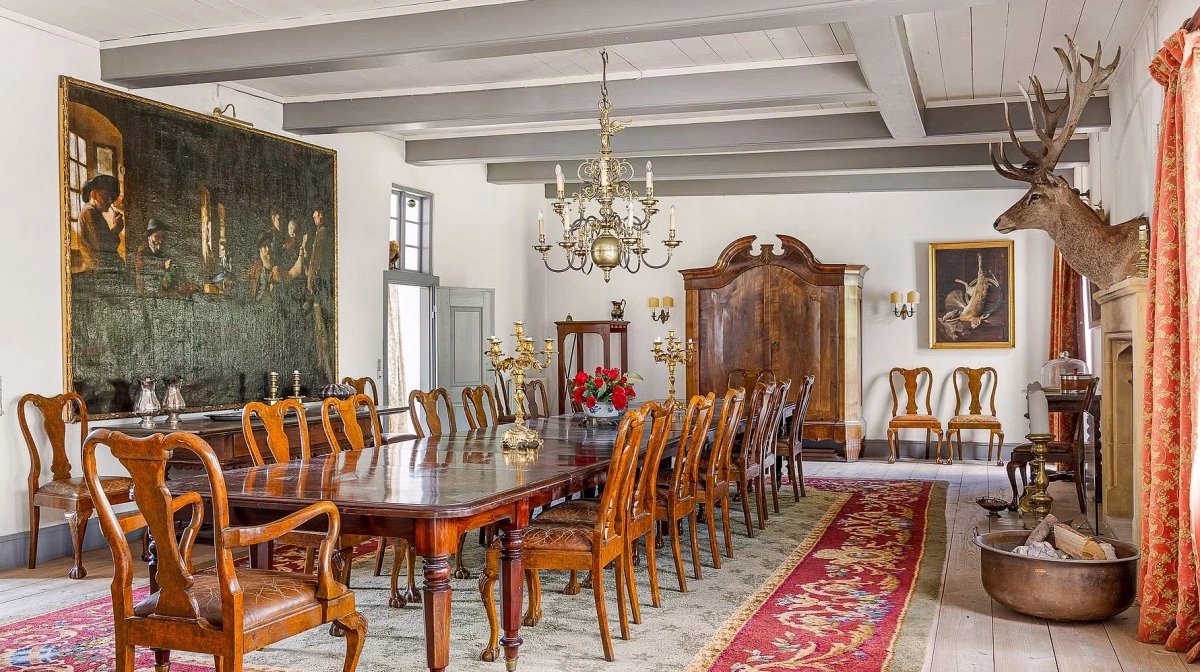 I alt 150 emner fra Tyrrestrup Gods er blevet sat på auktion hos Bruun Rasmussen. Billedet her er fra godset. Foto: Bruun Rasmussen