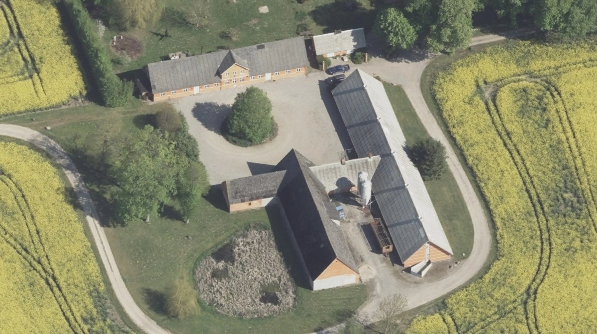 Det fynske landbrug Dorthealund er blevet solgt til britiske investorer. Foto: Skraafoto/Dataforsyningen