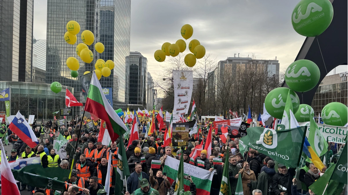 For Landbrug & Fødevarer var missionen at markere utilfredshed med nedskæringerne i EU’s støtte til en mere klima- og miljøvenlig landbrugsproduktion fra 2027 og samtidig slå et slag for afbureaukratisering. Fotos: L&F