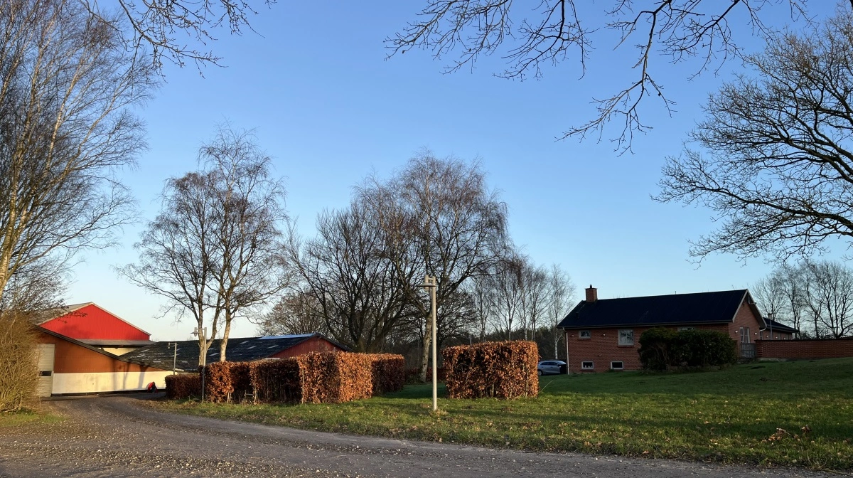 Bedriften på Birkely 2 har været i Knud Bay-Smidts eje siden 1987. Her dyrkes byg, hvede, havre, raps og hestebønner.