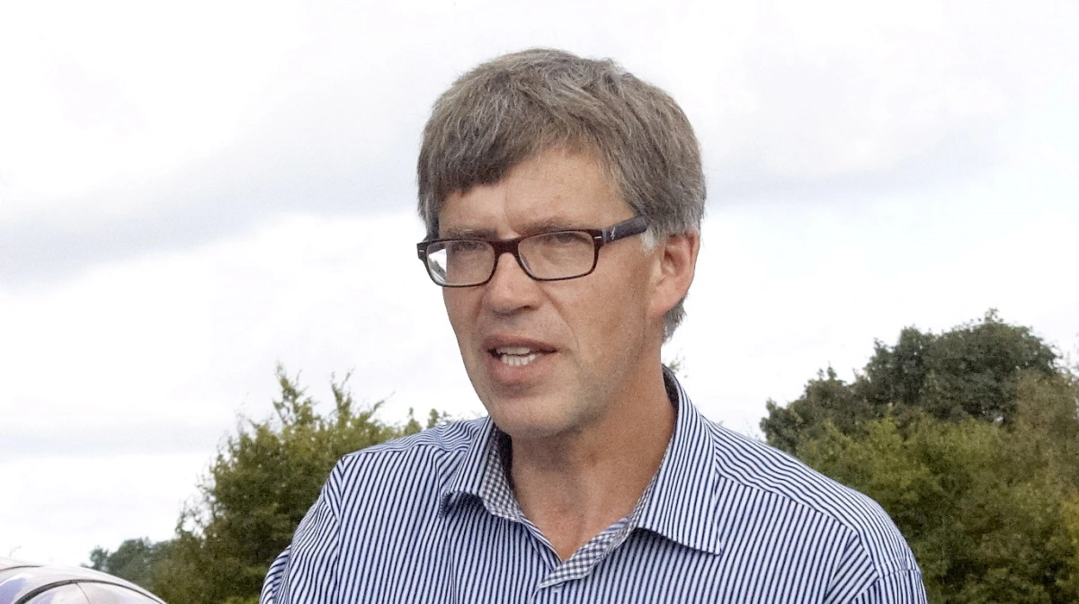 Ifølge Michael Stoltze er det helt grotekst, at mange skovrejsningsprojekter rammer i en skov af bureaukrati. Arkivfoto