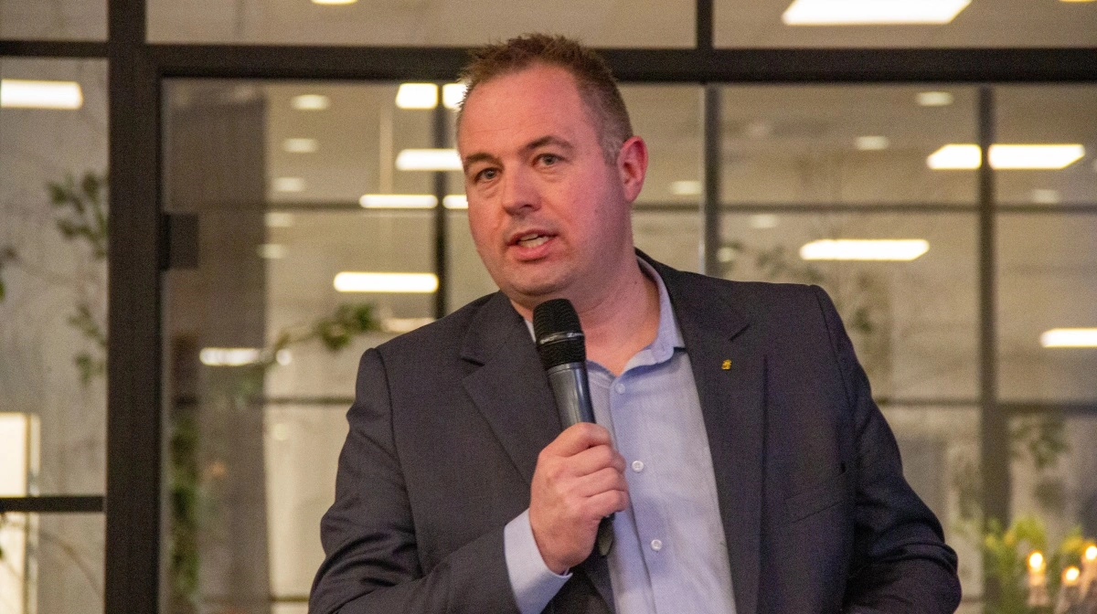 Formand for L&F Sektor for Gris, Hans Christian Gæmelke (fotoet til venstre), og formand for Danske Svineproducenter, Jeppe Bloch Nielsen, kritiserer begge overgangsordningen og efterlyser længere tid til omstillingen. Arkivfoto: Morten Ipsen