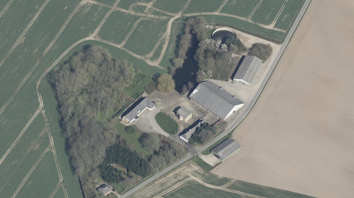 Finn Eduard Küseler har solgt sine 183,7 hektar landbrugsjord til slagtesvineproducent Hans Peter Alnor for 50,8 millioner kroner. Foto: Skraafoto/dataforsyningen