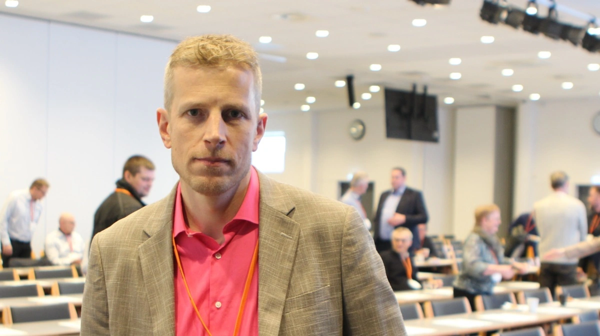 Formand for Danske Svineproducenter Jeppe Bloch Nielsen havde lagt i kakkelovnen til Axelborgs top ved svineproducenternes generalforsamling onsdag eftermiddag. Fotos: Anne Wolfenberg