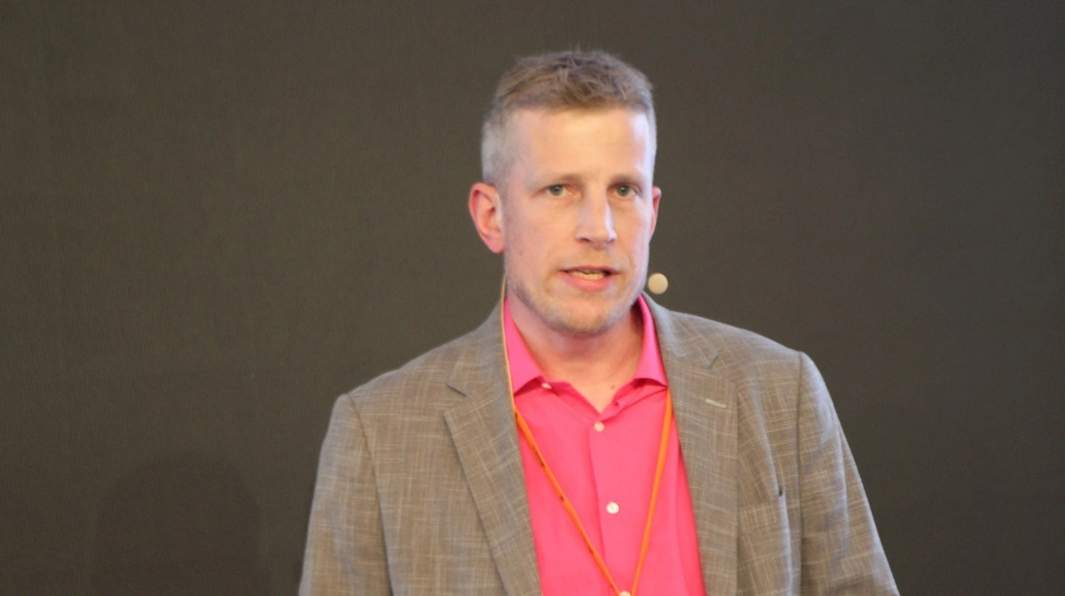 Efter pludselig opbakning fra L&F til Danske Svineproducenters seneste retssag mod blandt andet TV 2 foreslår producentforeningens formand Jeppe Bloch Nielsen, at L&F går med i en retssag imod statens nye regler for løsgående, diegivende søer. 