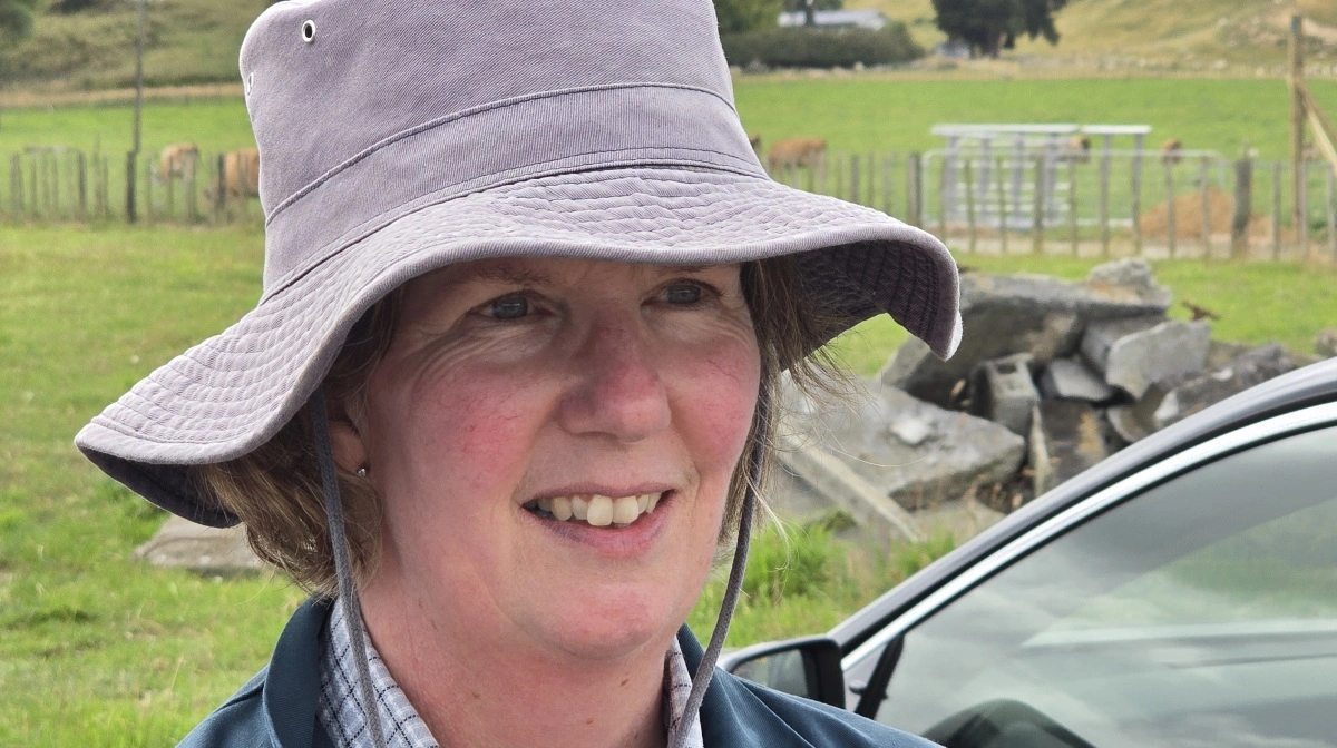 Berinice kom som ung på besøg på New Zealand, hvor hun mødte Colin og aldrig kom hjem igen. Senere flyttede hendes forældre også til New Zealand.