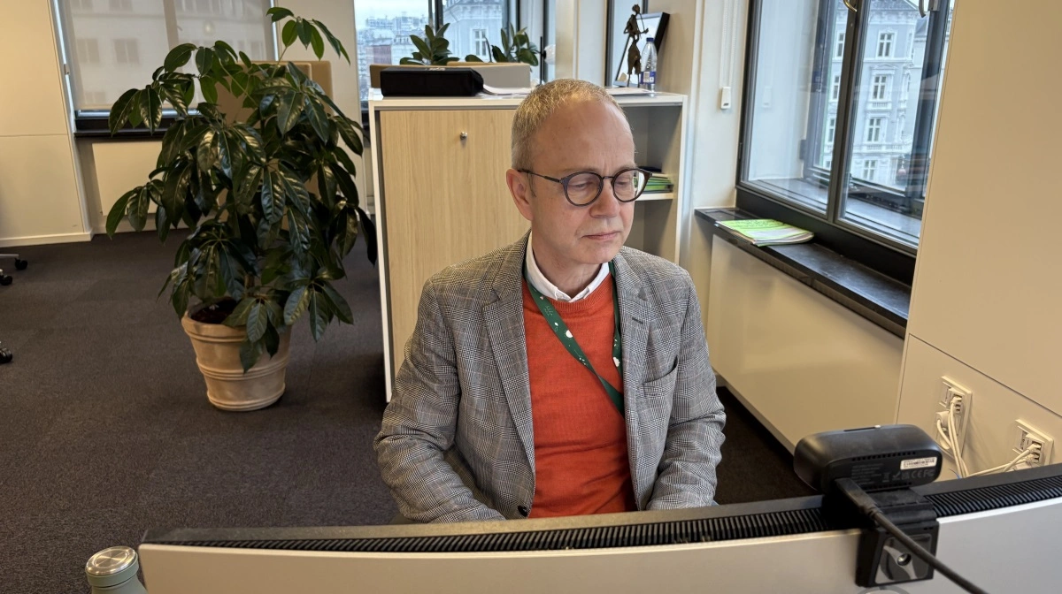 I 12 år har han været EU-politisk chef hos Landbrug & Fødevarer. Lige nu står kampen for at sikre danske landmænd sikkerhed for, hvad de fremover kan regne med af EU-tilskud.