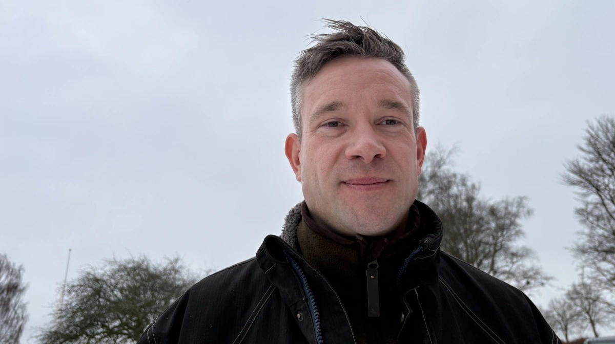 - Fagligheden i landmandskabet forsvinder, når vi skal køre efter sådan noget som datoer for såning og desuden bliver pålagt alle de efterafgrøder, siger Ivan Broholm Hansen. Fotos: Christian Ingemann