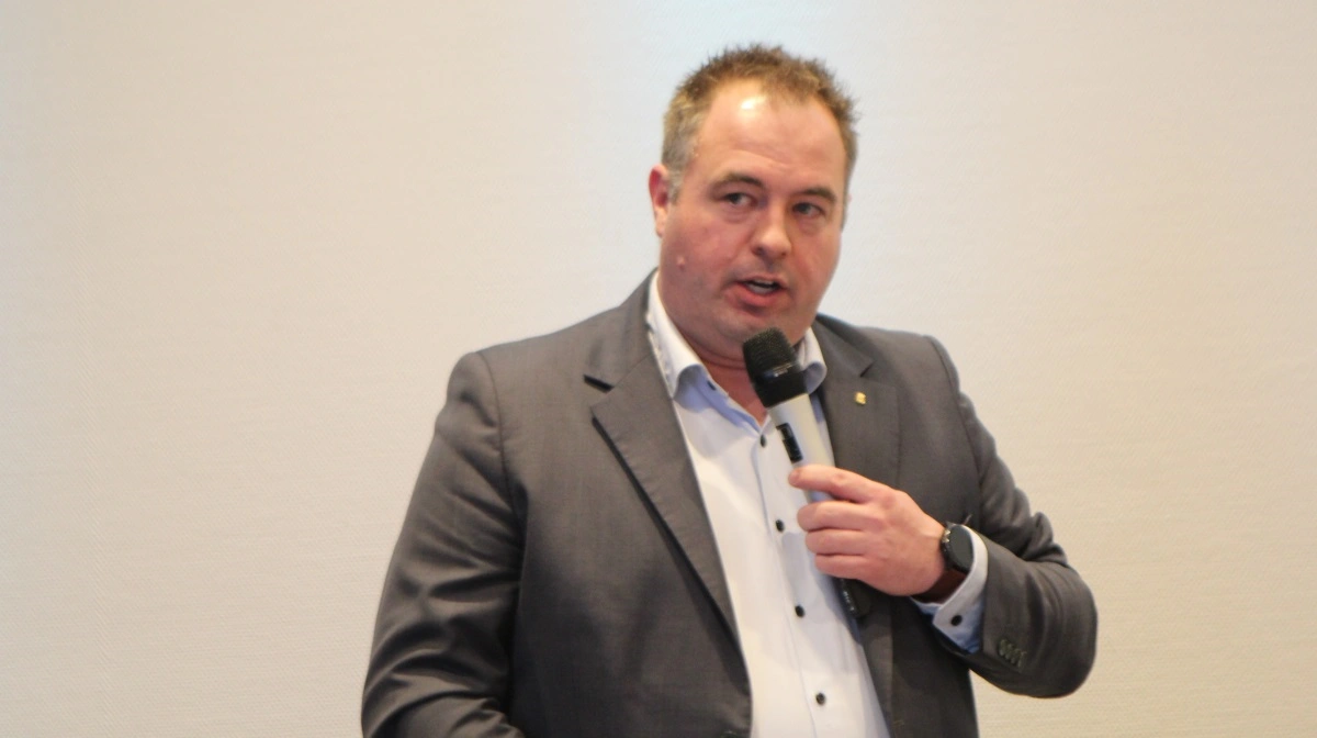 - Vi har henvendt os til TV 2 for at få klarhed over, hvilken stald billederne stammer fra, siger Hans Christian Gæmelke. Her ses han deltage i Danske Svineproducenters generalforsamling i sidste uge. Foto: Morten Ipsen