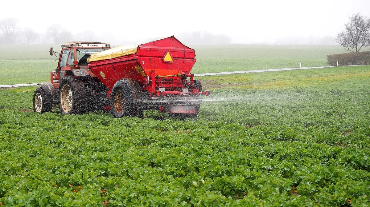 Stauning Entreprenør & Maskinstation A/S overtager kalk- og ammoniakudstyr samt en medarbejder fra Mejlby-Hedeby Maskinstation, der lukker. Arkivfoto