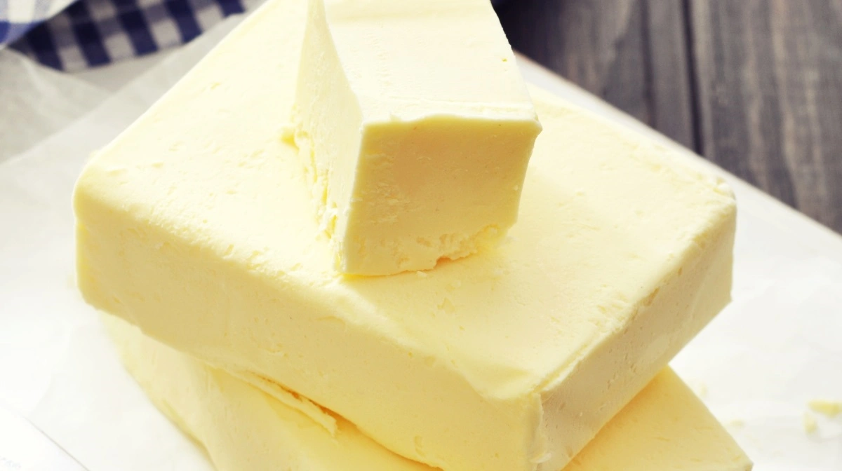 Fedtrige mælkeprodukter som blandt andet smør er med til at hæve prisniveauet på international mælkeauktion. Foto: Colourbox