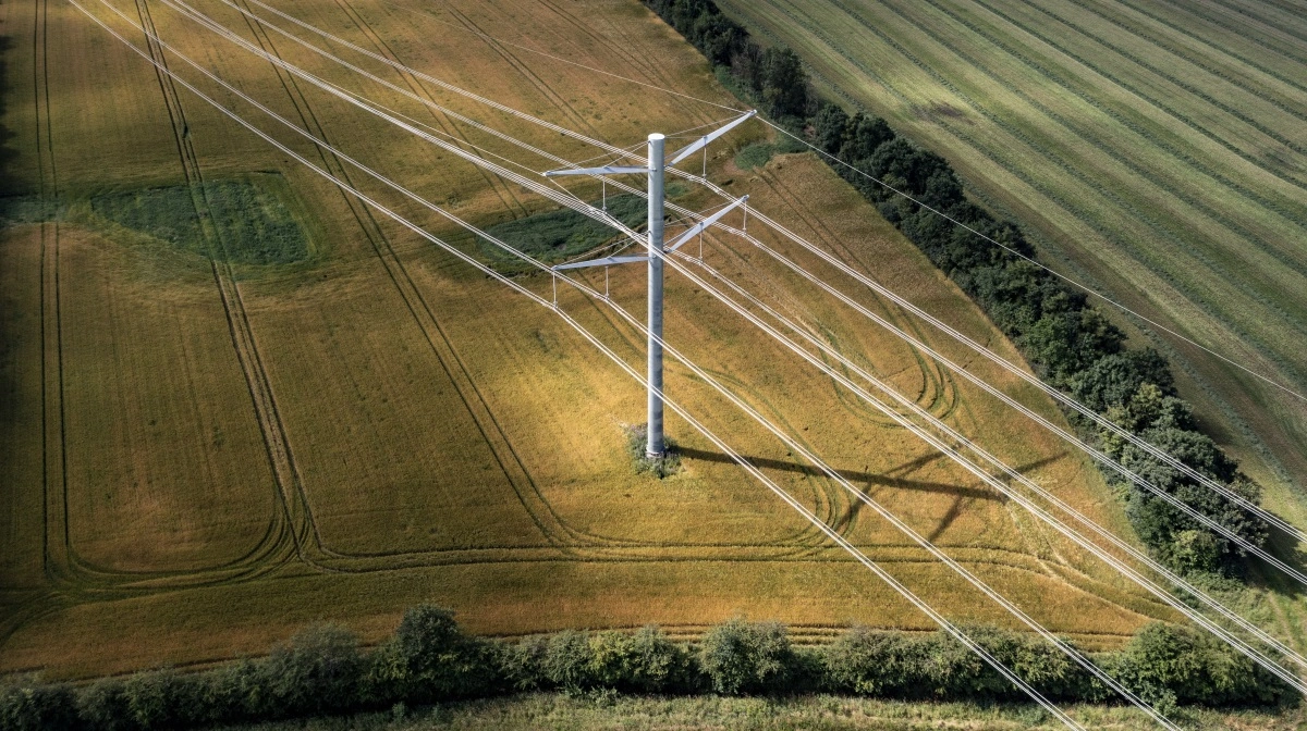 Den nye lov skal gøre det lettere at udvide elnettet over hele landet – men lodsejere får samtidig bedre mulighed for at få deres sag prøvet og få hurtigere afklaring. Foto: Energinet/Palle Peter