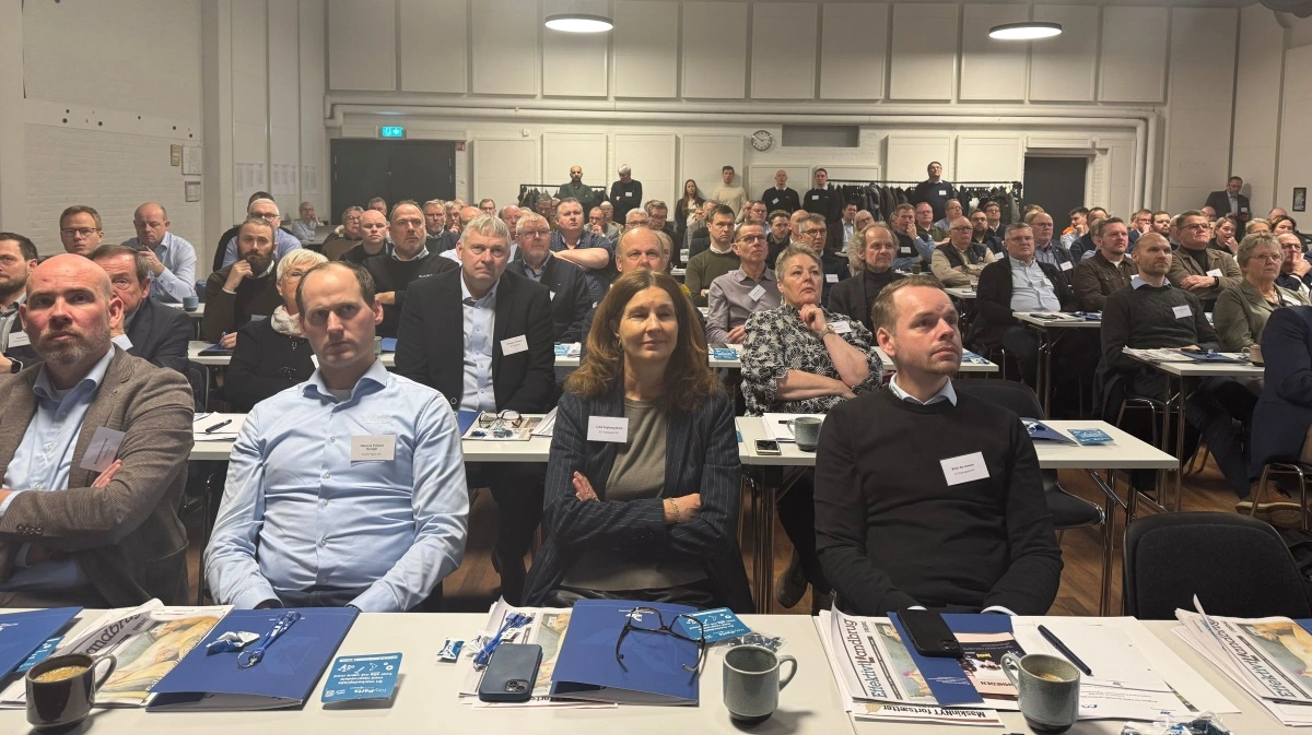 Fredag blev der gjort status over et år, hvor tallene hos Dansk Maskinhandlerforenings medlemmer umiddelbart ser fornuftige ud, men hvor udviklingen bag regnskaberne giver anledning til bekymring, kunne de omkring 120 medlemmer til årsmøde og generalforsamling i Vingsted erfare. Foto: Jacob Lund-Larsen