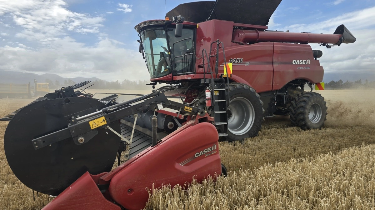 Godt fire millioner kroner har Stephen Wright måtte betale for hans nye mejetærsker.