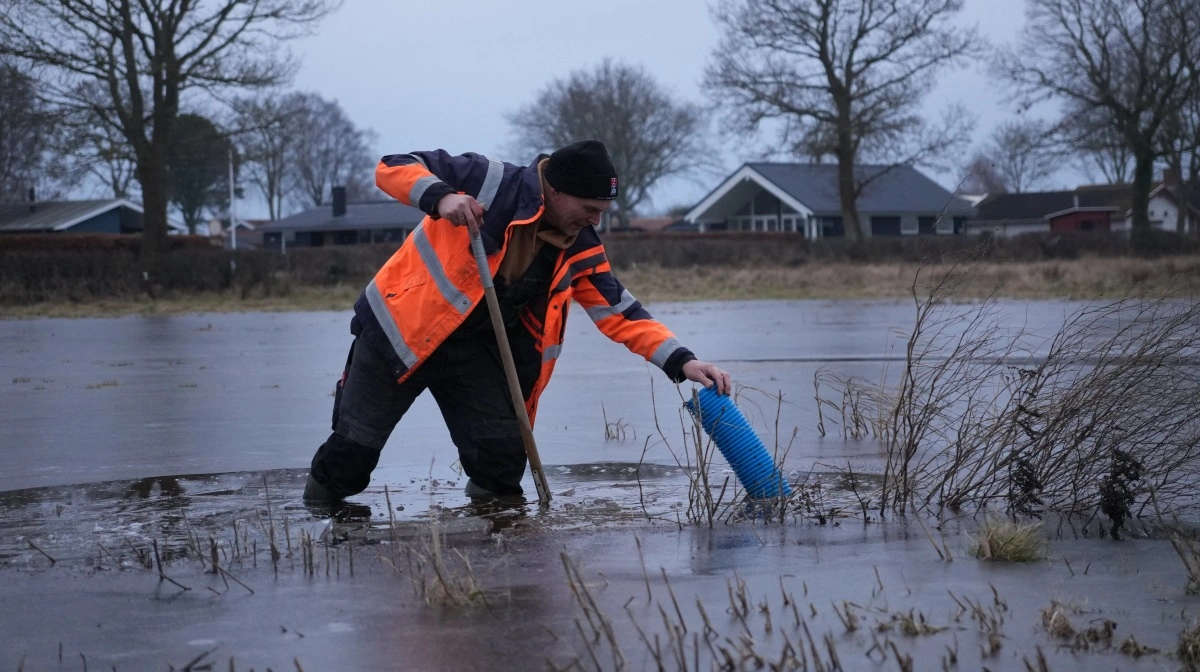 Vi ser allerede eksempler på dræn, der stopper brat ved skel. Det er en opskrift på problemer, lyder det fra kloakmester Kenneth Ellgaard. Foto: Danske Kloakmestre