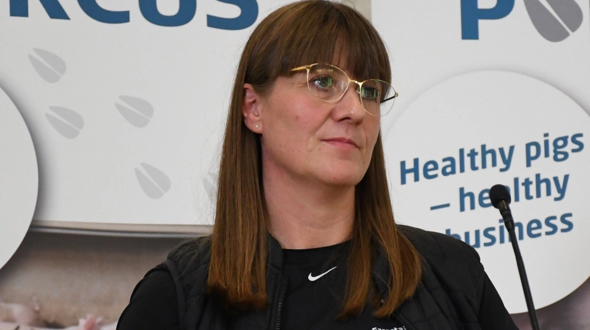 Svinerådgiver Karina Mikkelsen har mere end 20 års erfaring fra både avls- og produktionsbesætninger. Hun arbejder praktisk i staldene og underviser i Danmark og udlandet. Arkivfoto: Camilla Bønløkke