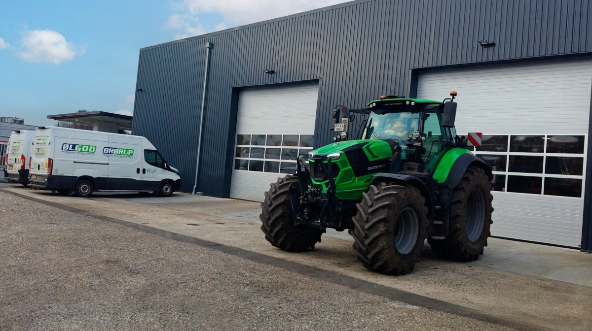 Ølgod Maskinforretning holder åbent hus den 30. januar i de nye lokaler efter genopbygningen. Deutz-Fahr-traktorer og et bredt udvalg af redskaber bliver blandt trækplastrene på dagen. Pressefoto