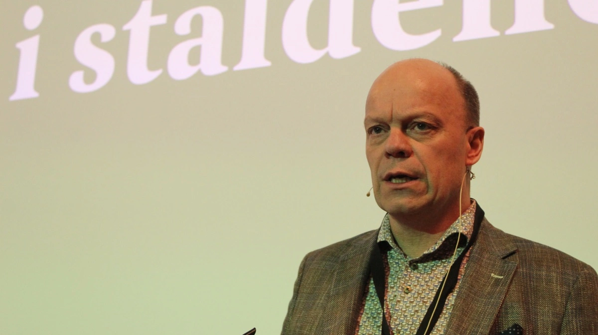 Næstformand i L&F Fjerkræ Jens Skovgaard-Jensen roste initiativet til en livestreamning fra en økologisk ægproduktion, der fik over 23.000 unikke online-besøg.