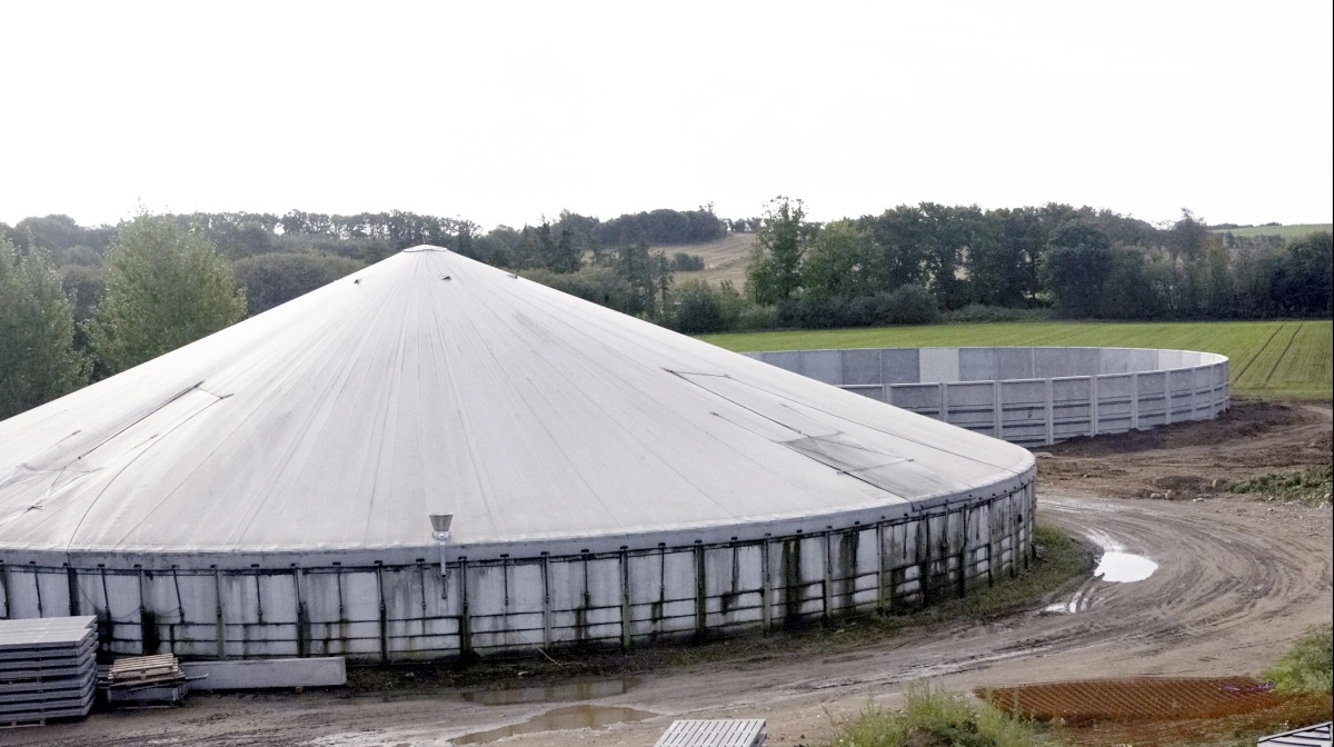 Overdækning af gylletanke og nye teknologier til gødningshåndtering er blandt de områder, som forskningen nu skal undersøge for at reducere udledningen af metan og andre drivhusgasser fra landbruget. Arkivfoto: Erik Hansen
