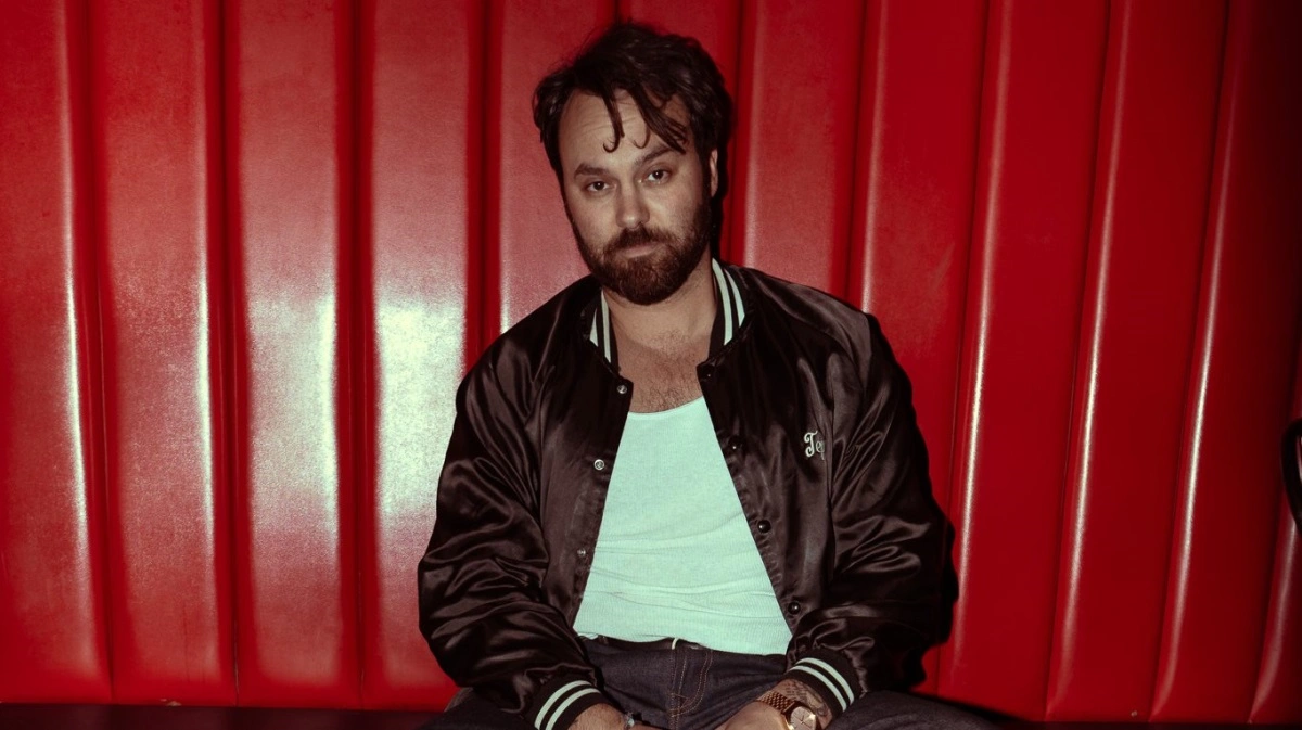 Bag kunstnernavnet Shakey Graves står den 38-årige amerikanske sanger, sangskriver og multiinstrumentalist, Alejandro Rose-Garcia fra Austin, Texas.