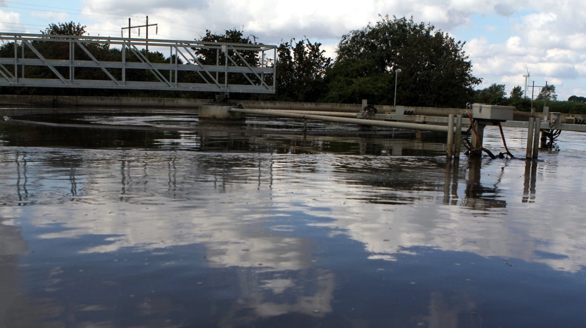 Debatten om, hvor forekomsterne af glyphosat egentlig stammer fra, har stået på i flere år. Men ifølge forskere fra Universitetet i Tübingen kan vaskemiddelstoffet DTPMP under forhold i rensningsanlæg omdannes til glyphosat, som derefter udledes til vandmiljøet. Arkivfoto