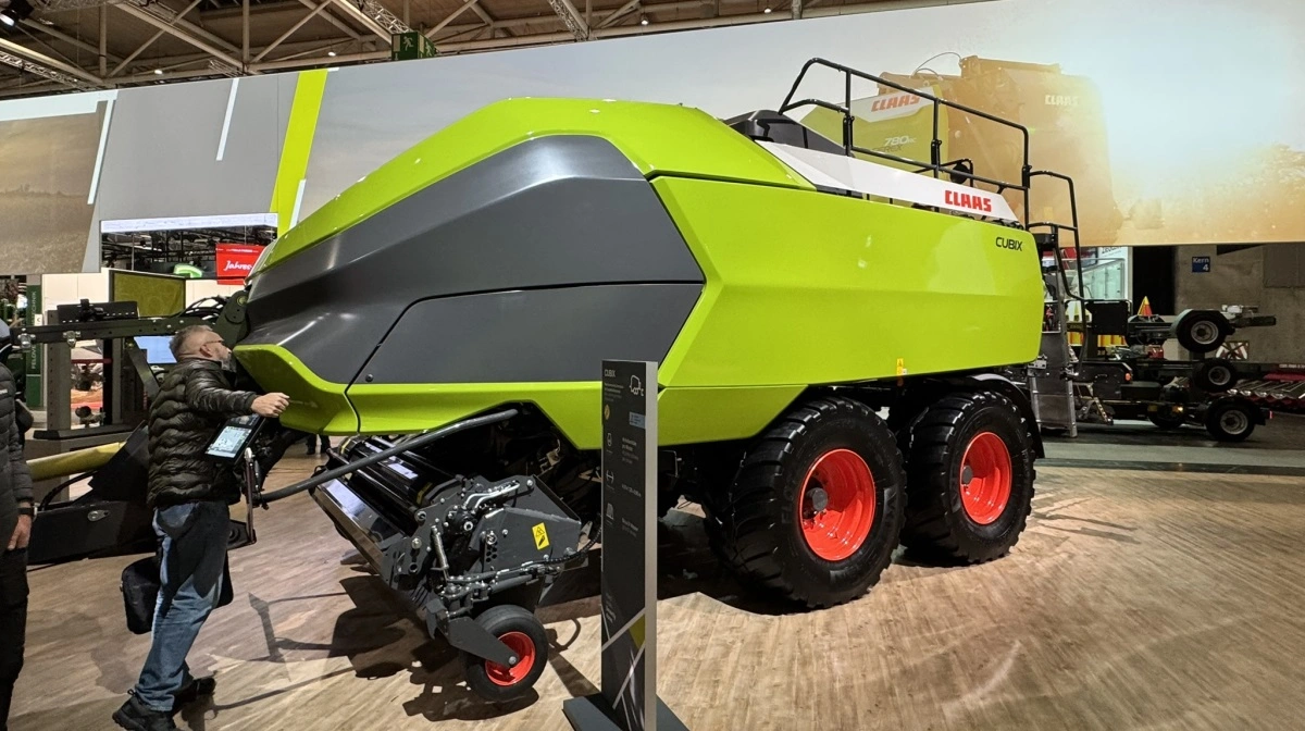 Det er blandt andet for at gøre plads til produktion af Cubix-presseren, som modtog guld i Agritechnica Innovation Award, at man udvider den franske Claas-fabrik. Foto: Per Jørgensen