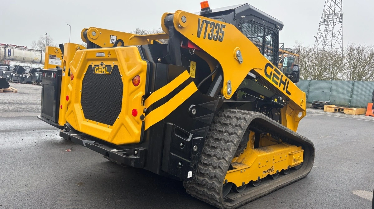 De kraftige skridstyrede minilæssere fra Gehl er udstyret med Yanmar-motor i udgaven med 72 hestekræfter og Deutz-motorer i modellerne med 101 og 114 hestekræfter. Foto: TLH Maskiner