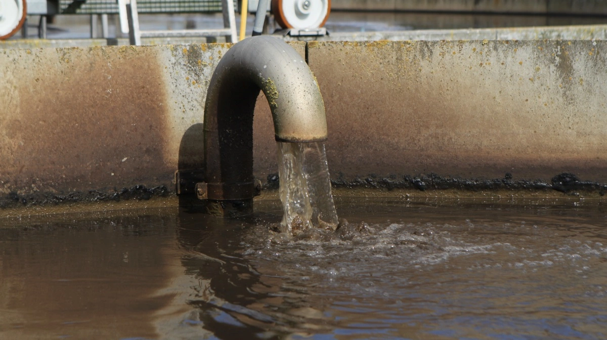 - Hvis politikere og embedsværket tager politiske beslutninger ud fra en rapport, der kun viser den halve udledning af de faktiske mængder, går det jo helt galt, siger Knud Jeppesen. Arkivfoto